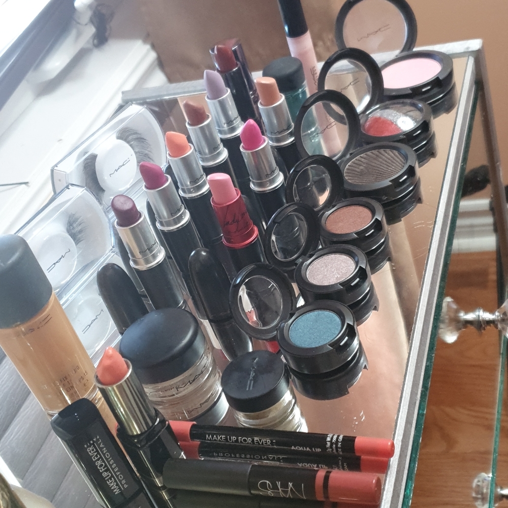 MAC cosmetics bundle set